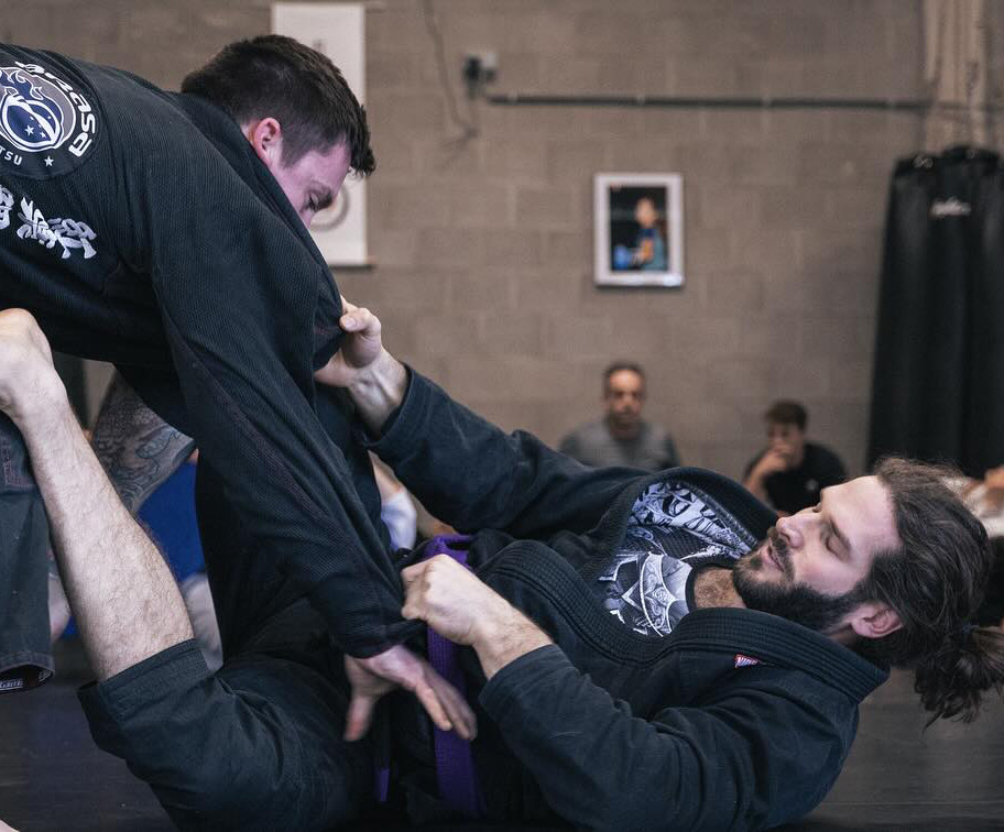 Leden van Infinity BJJ tijdens een training